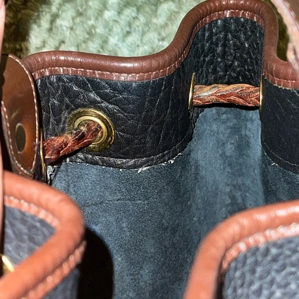 Dooney and Bourke B762 Vintage Sling
